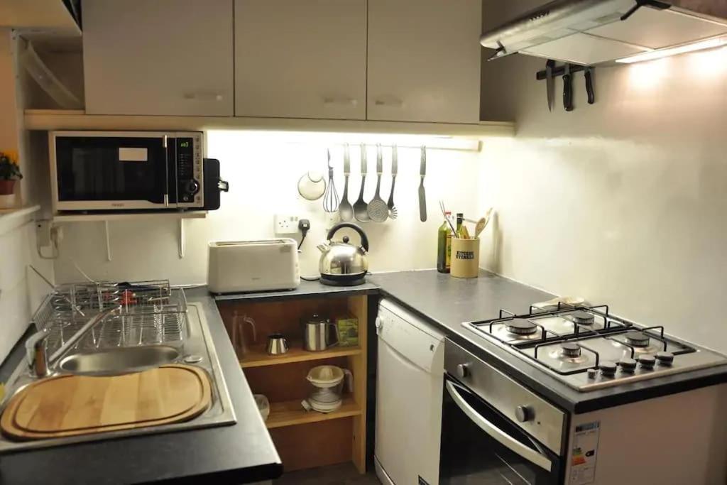 Seal, Comfortable Family Cottage 휫비 외부 사진